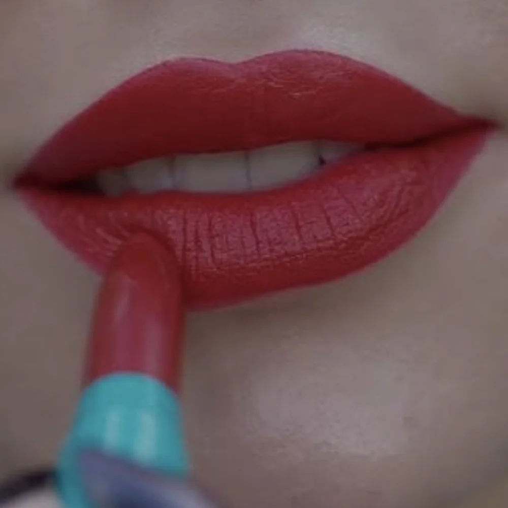 ❇️🧚‍♀️LINDA Thrive Causemetics Empower Matte LipStick Crayon NWT